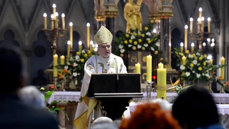 'Ru&scaron;e se istinski autoriteti i promiče autoritet ničega'