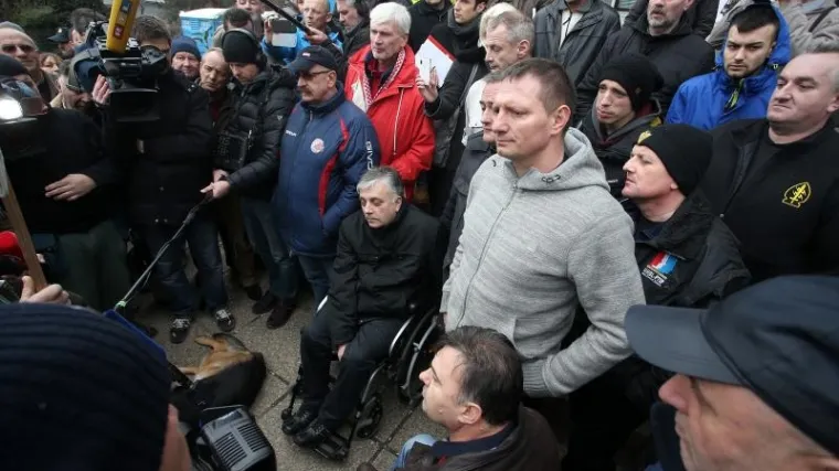 Branitelji uzvraćaju: 'Ostajemo do ljeta, trebaju nam samo klima-uređaji!'