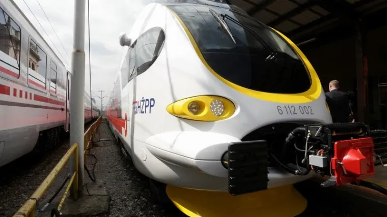 HŽ u promet pustio elektromotorni vlak koji juri 160 km/h i ima Wi-Fi!