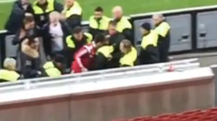 A samo su radili svoj posao: pogledajte kako je Spahić napao zaštitare!