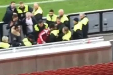 A samo su radili svoj posao: pogledajte kako je Spahić napao zaštitare!