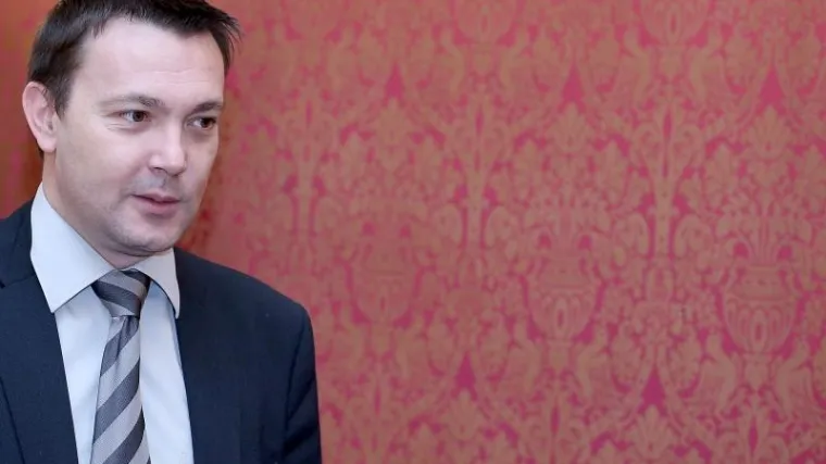 Bauk o registracijskim tablicama: 'Karamarko bi trebao prozvati dizajnere'