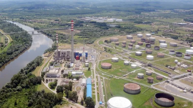 Sisačka rafinerija se ipak ne gasi, radnici sretni: 'Svi volimo čuti taj zvuk motora pumpe!