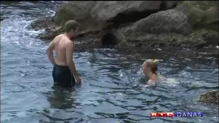 Turiste nije spriječila temperatura mora od 14 stupnjeva!