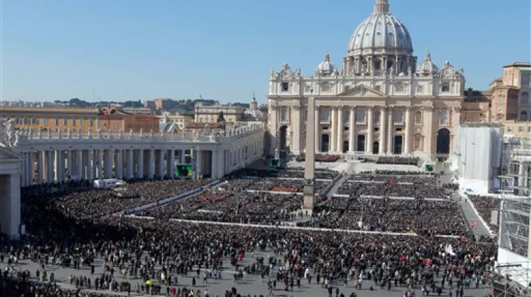 Francuska inzistira na gej veleposlaniku u Vatikanu, Vatikan &scaron;uti