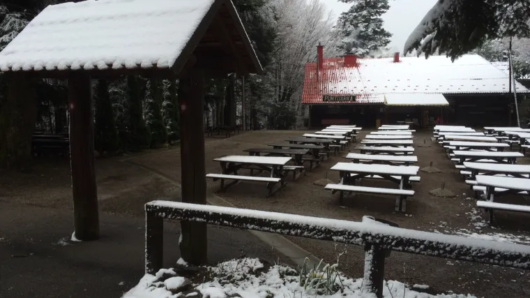 Kratak povratak zime: snijeg zabijelio Sljeme i Gorski kotar