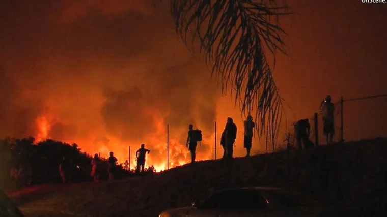Stra&scaron;an požar prijeti kućama, stanovnici dobili naredbu za evakuaciji