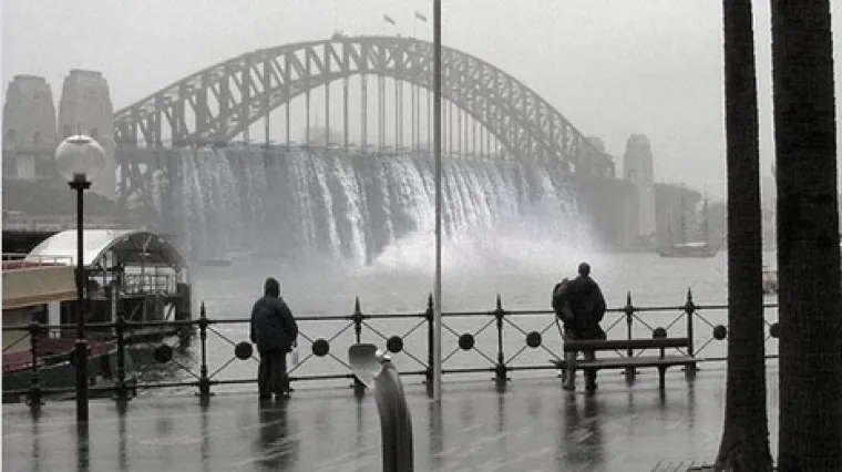 Ki&scaron;na oluja u Sydneyu usmrtila najmanje tri osobe, zatvoreno vi&scaron;e od 160 &scaron;kola
