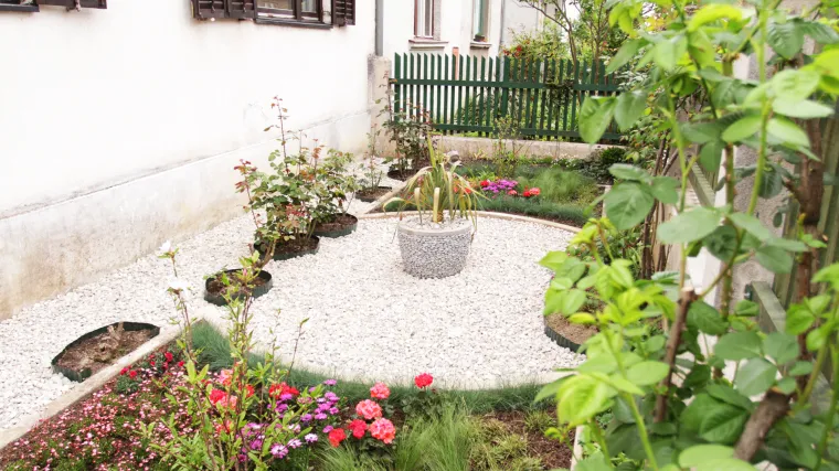 Vrtna patrola patrolira na zagreba&scaron;koj Tre&scaron;njevci u dvori&scaron;to nove obitelljske kuće