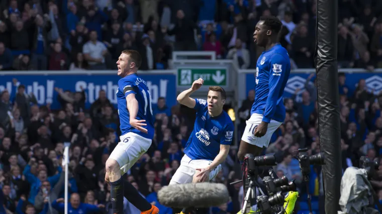 Everton s tri pogotka na Goodison Parku deklasirao 'Crvene vragove'