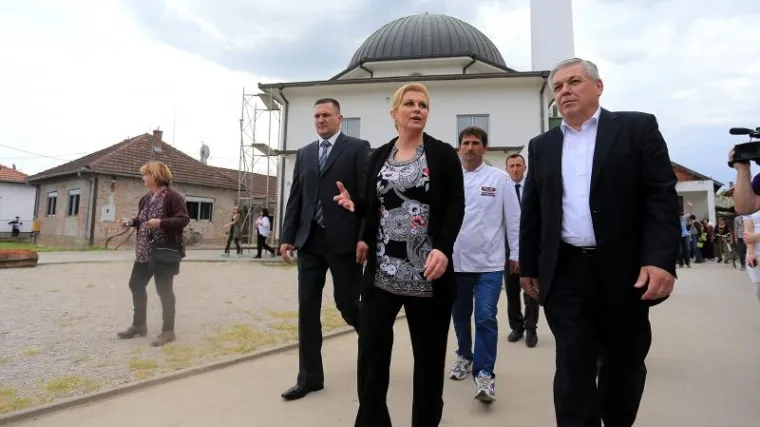 Grabar-Kitarović posjetila Gunju: 'Rezultati obnove su vidljivi, najveći problem je nezaposlenost'