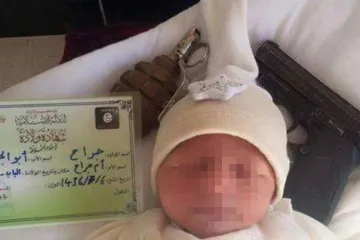 Potresni prizori: islamisti objavili sliku bebe okruženu oružjem i bombama