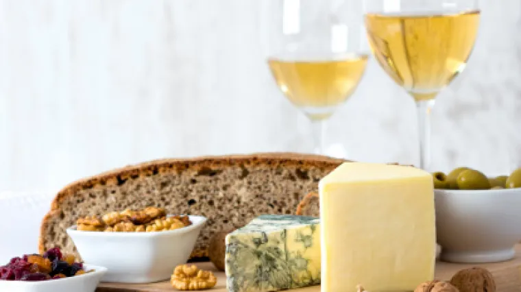 Sir zaslužan za francuski paradoks: konzumiranjem masnoća živite duže