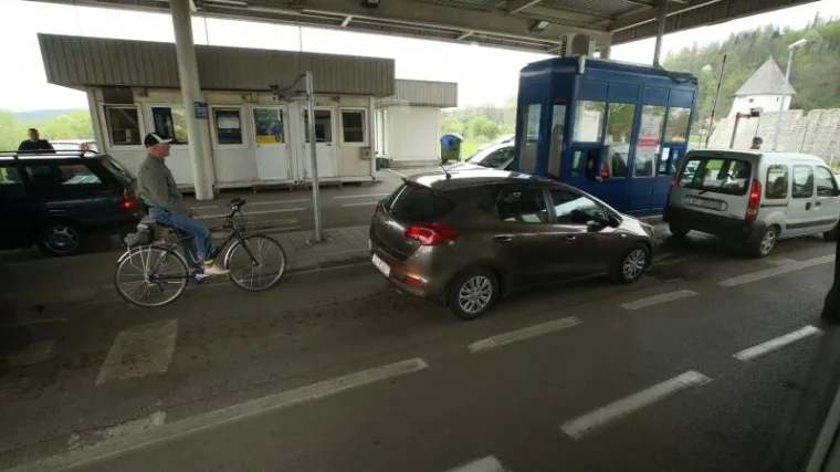 Gužve na granicama Hrvatske i BiH: policija preporučuje alternativne prijelaze