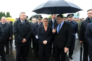 Članovi Stožera za obranu Vukovara tijekom govora okrenuli leđa ministru Ostojiću