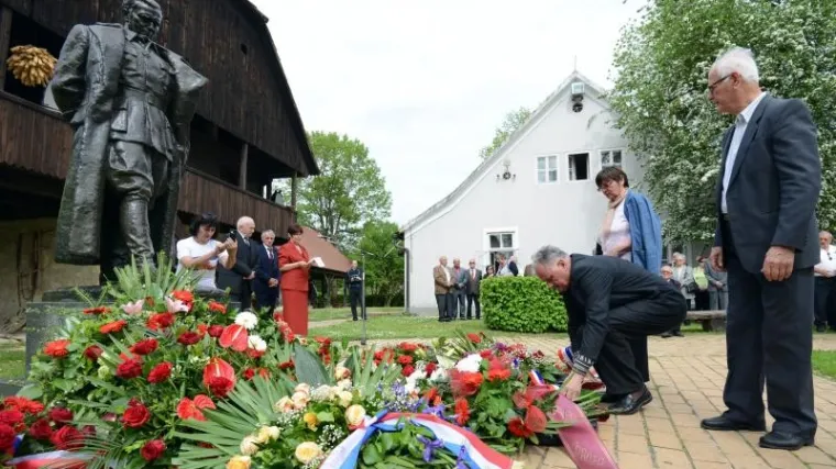 Obilježena 35. godi&scaron;njica Titove smrti: jednima i dalje heroj, za druge zločinac