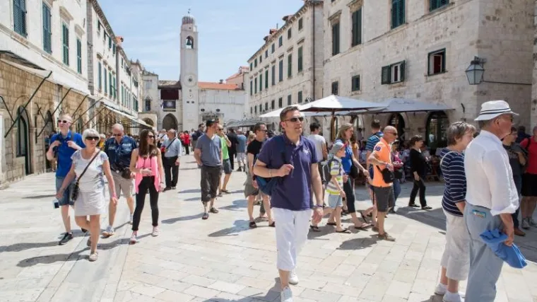 Opet ćemo imati rekordnu sezonu? U Hrvatskoj &scaron;est posto vi&scaron;e noćenja nego lani!