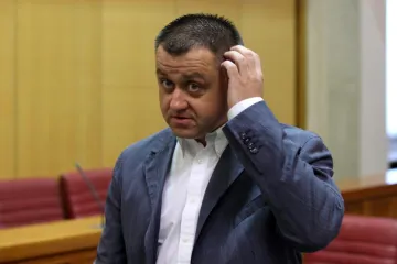 'Skidanje imovinskih kartica neodgovoran je potez s kojim ni SDP ni Vlada nemaju veze!'