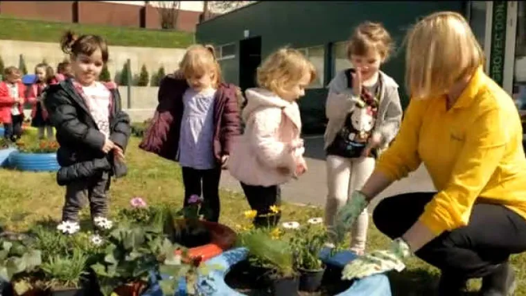 Vrtna patrola je uz pomoć cvijeća i veselih boja preuredila dječji vrtić