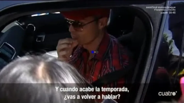 Pogledajte kako je Ronaldo nakon treninga iz automobila 'otpilio' nasrnule novinare