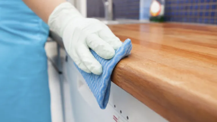 Studenti strojarstva se otrovali hranom na međunarodnom skupu u crnogorskom hotelu