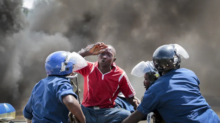 Žestoki sukobi u Burundiju: na ulicama te&scaron;ko topni&scaron;tvo i rakete!