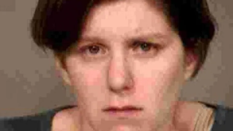 Namjerno pre&scaron;la kotačima preko svog supruga da ga kazni jer nije iza&scaron;ao na izbore!