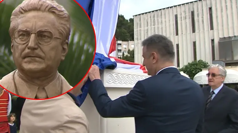 Karamarko otkrio spomenik Tuđmanu, voditelj programa uzviknuo: 'Ustani Franjo!