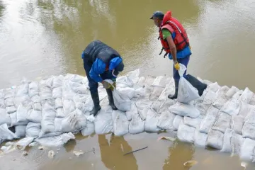 Visoki vodni val Kupe i Save prolazi sisačkim područje bez većih posljedica