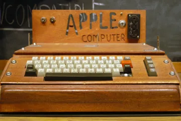 Traži se žena koja je u smeće bacila legendarno Apple-1 računalo vrijedno 200.000 dolara