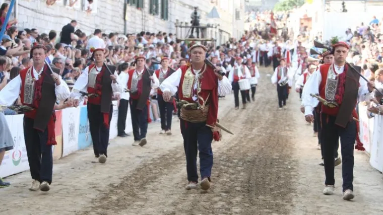 Sabor povukao pokroviteljstvo nad Sinjskom alkom zbog Grabar-Kitarović