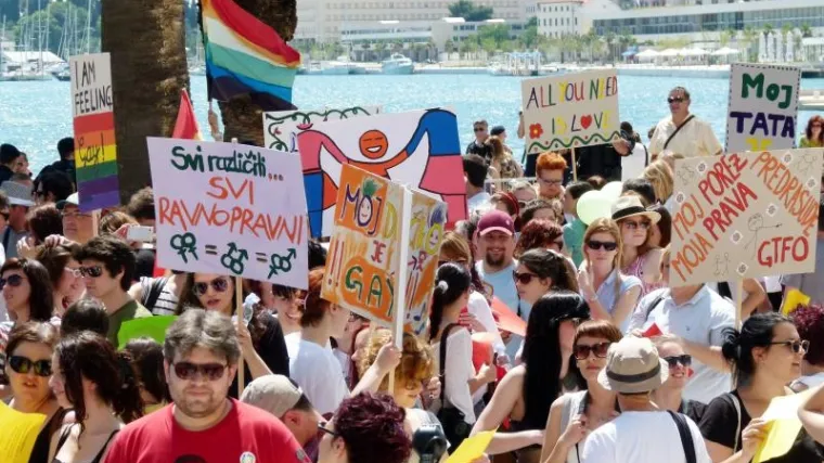 'Izađimo u siguran Split': na Prideu nekoliko stotina sudionika, policija poziva na dostojanstvo