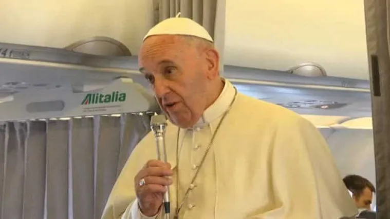 Papa Franjo prije slijetanja u BiH: 'Sarajevo je Jeruzalem zapada!'