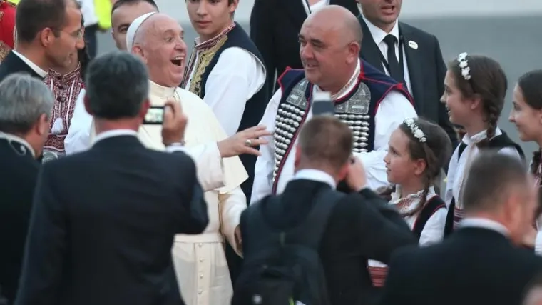 Papa okončao posjet BiH: 'TV ne gledam već 20 godina, ja sam vam iz kamenog doba!'
