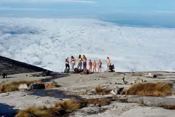 Turisti koji su se goli fotografirali na svetoj planini krivi za potres u Maleziji?