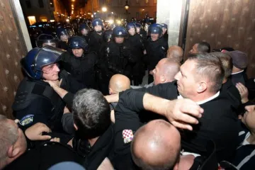 MUP: Policajac kojeg su napali branitelji je sin hrvatskog ratnog vojnog invalida!