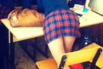 Tko bi rekao da se cure tako oblače za školu