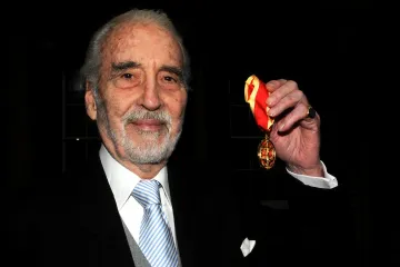 U 94. godini preminuo Christopher Lee, legendarni Drakula i Saruman