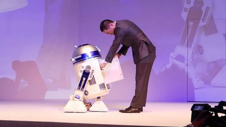 Ovaj daljinski R2-D2 frižider je droid kakvog smo dugo čekali