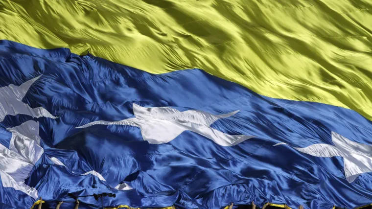 Ružne scene u Zenici: navijači izvikivali antisemitske poruke i gazili izraelsku zastavu