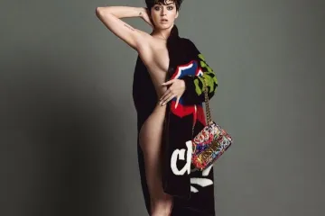 Katy, a što kriješ ispod tog krznenog kaputa?