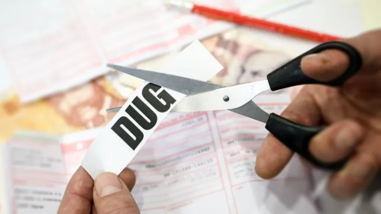 Nova Vlada bit će prisiljena rezati plaće i mirovine