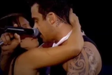 Pokušali smo otkriti kakvo iznenađenje priprema Robbie Williams!