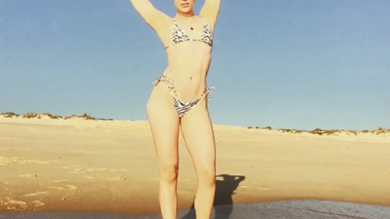 Jessie J pokazala svoj isklesan trbuh u bikiniju