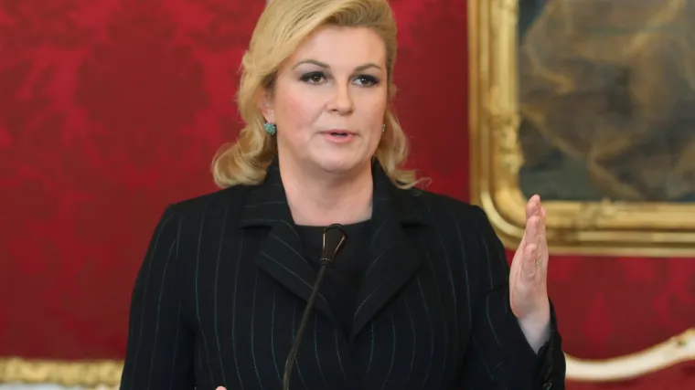 Grabar-Kitarović: 'Kad si u inozemstvu, normalno je da hvali&scaron; vladu'