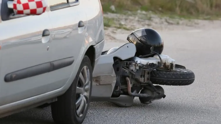 U sudaru kod Omi&scaron;a poginuo motociklist