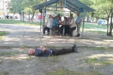 FOTKE KOJE ZBUNJUJU I UZNEMIRUJU: Golotinja, seks, trash i alkohol - sve na jednom mjestu