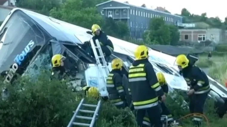 Autobus pun turista izletio s ceste: jedna osoba poginula, vi&scaron;e od 60 ozlijeđenih