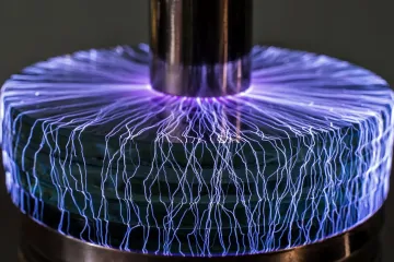 Tesline iskre i minijaturne oluje