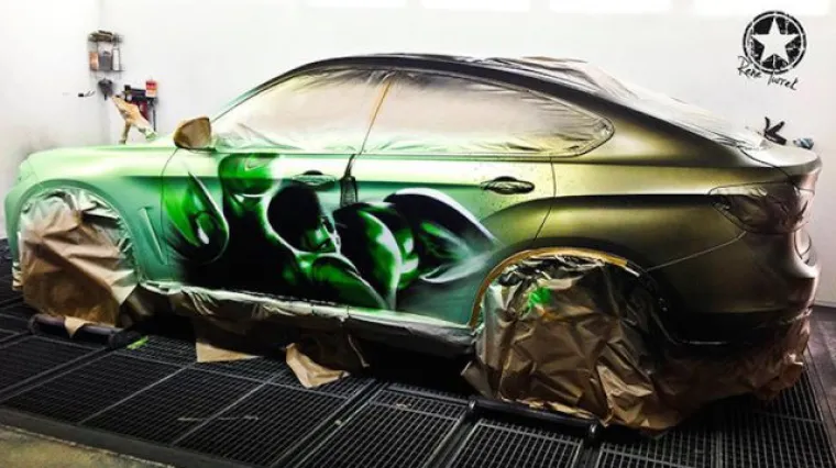 Auto koji se pretvara u Hulka kad ga se prelije vrućom vodom